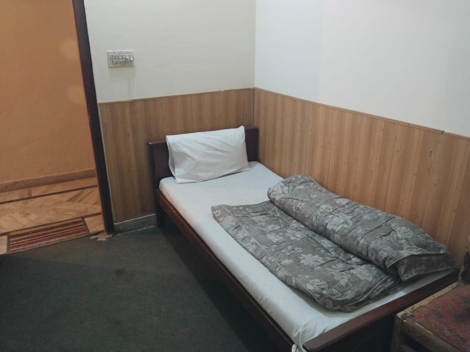 Shahzad Hotel Rawalpindi Buitenkant foto