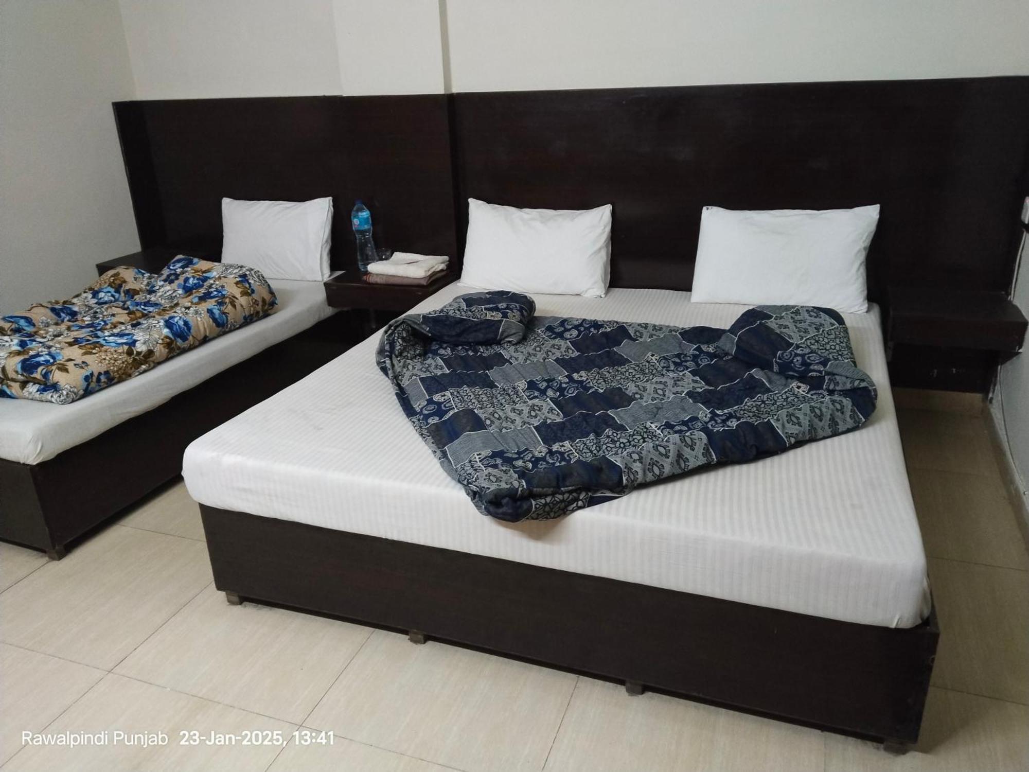 Shahzad Hotel Rawalpindi Buitenkant foto